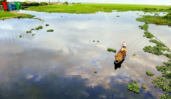 Romantic natural scenery of lagoons